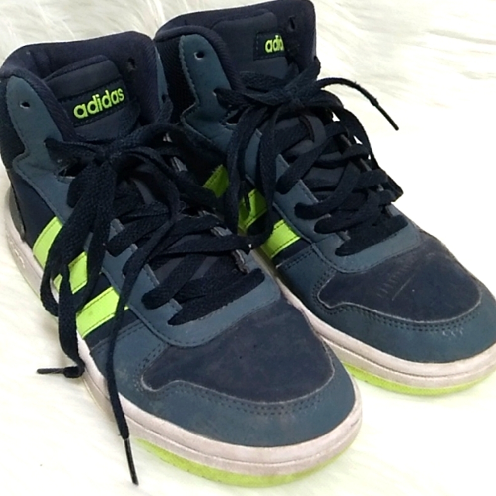 SALE! Adidas Gently Used Shoes Sz.5 1/2 Just a little dirty